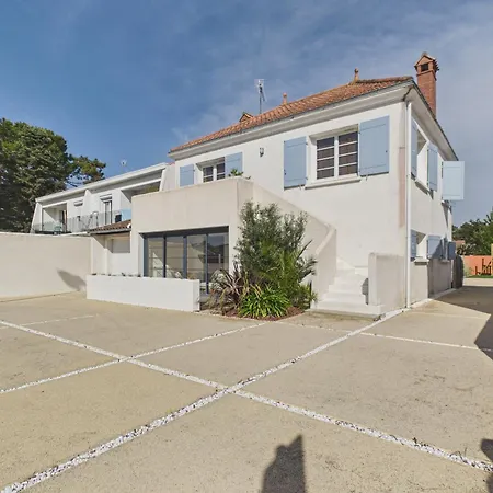 빌라 Maison Pour 10 Avec Piscine Chauffee