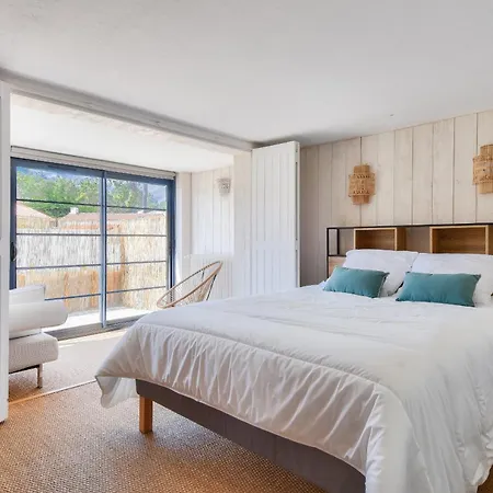 Maison Pour 10 Avec Piscine Chauffee Villa La Barre-de-Monts